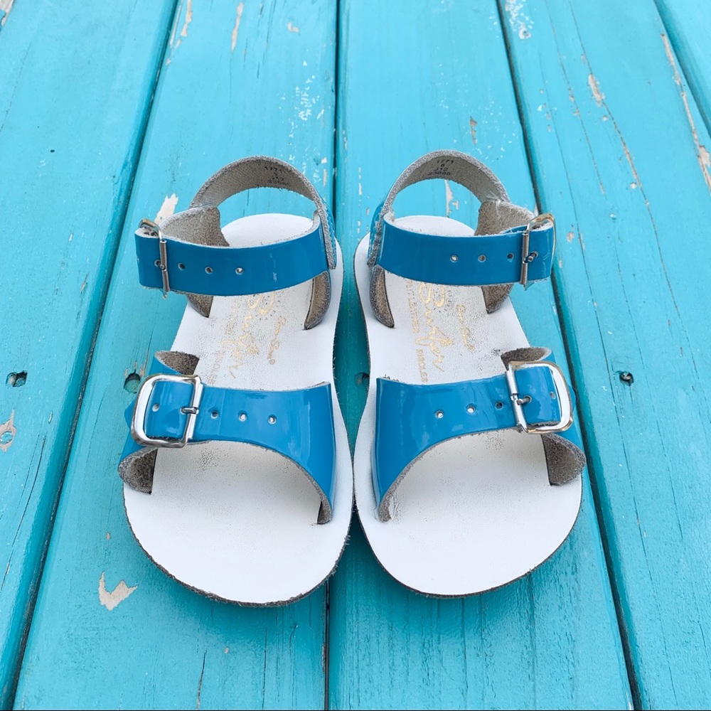 Saltwater sandals, teal patent leather, size 6